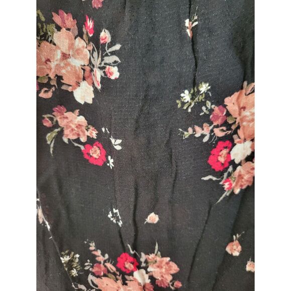 Torrid Blouse 2X Womens Plus Size Black Floral Cap Sleeve Button Front V Neck - Picture 9 of 9
